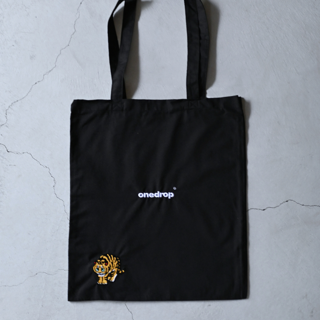 One Drop - Tomowaka "Tiger Cat" Embroidered Tote Bag - 4 Colors
