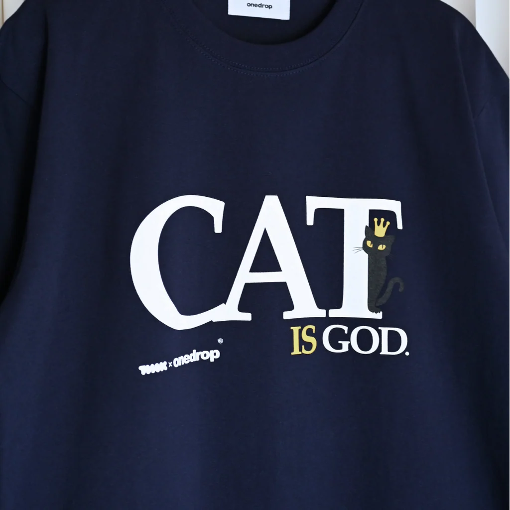 ともわか CAT IS GOD Tshirt