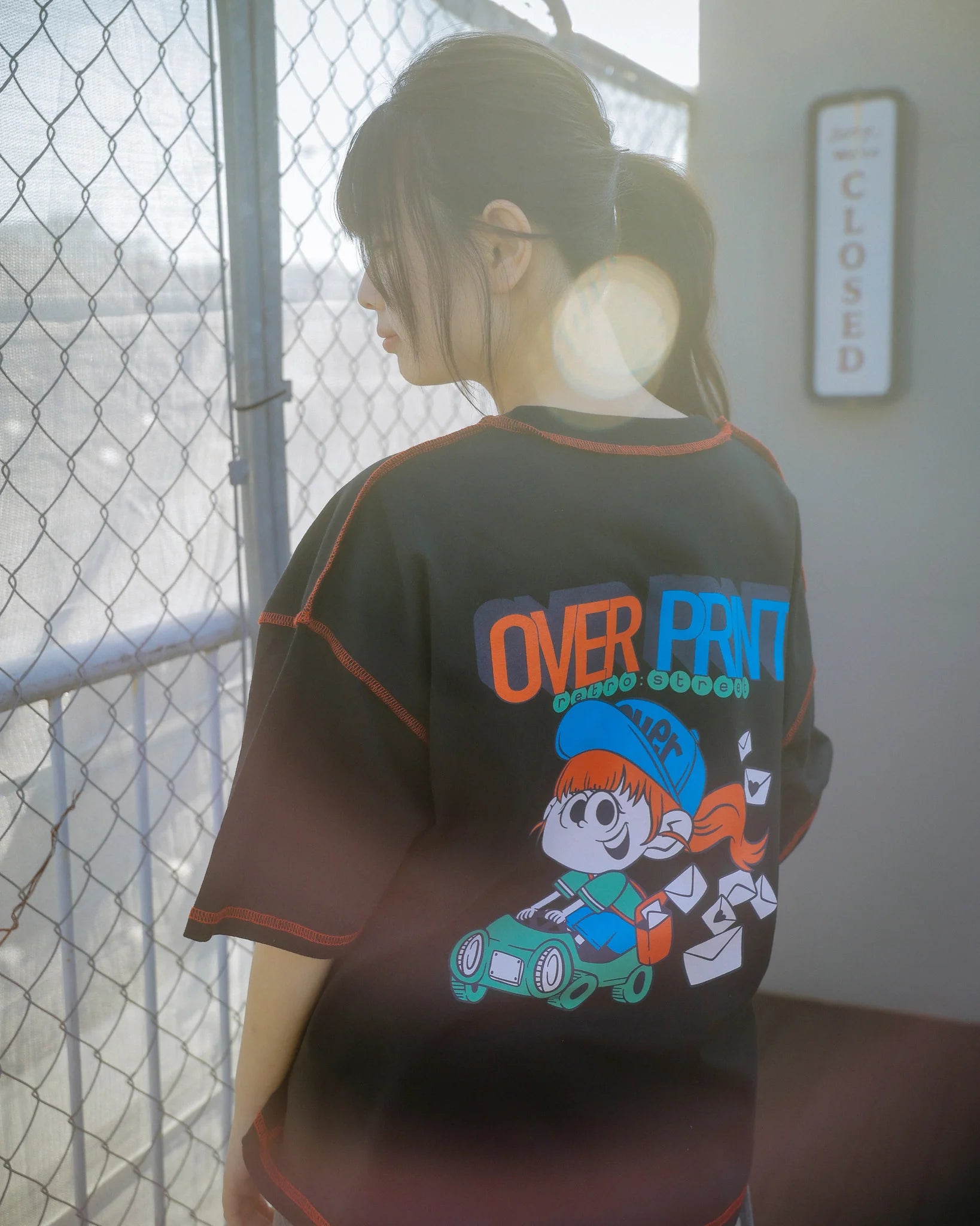 Over Print ZEROZEROHERO POSTMAN Tee