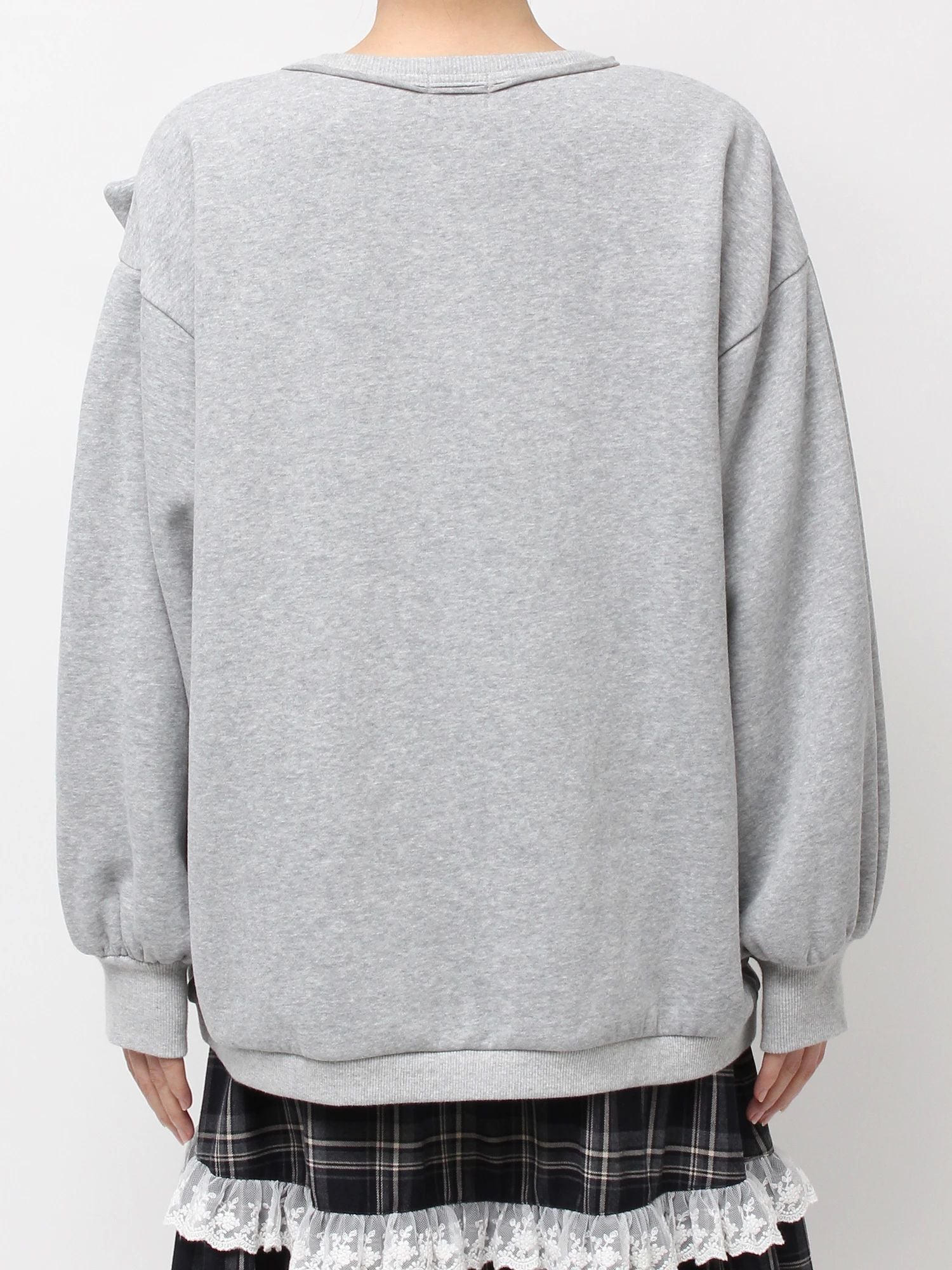 merry jenny｜Pom-pom ribbon sweatshirt