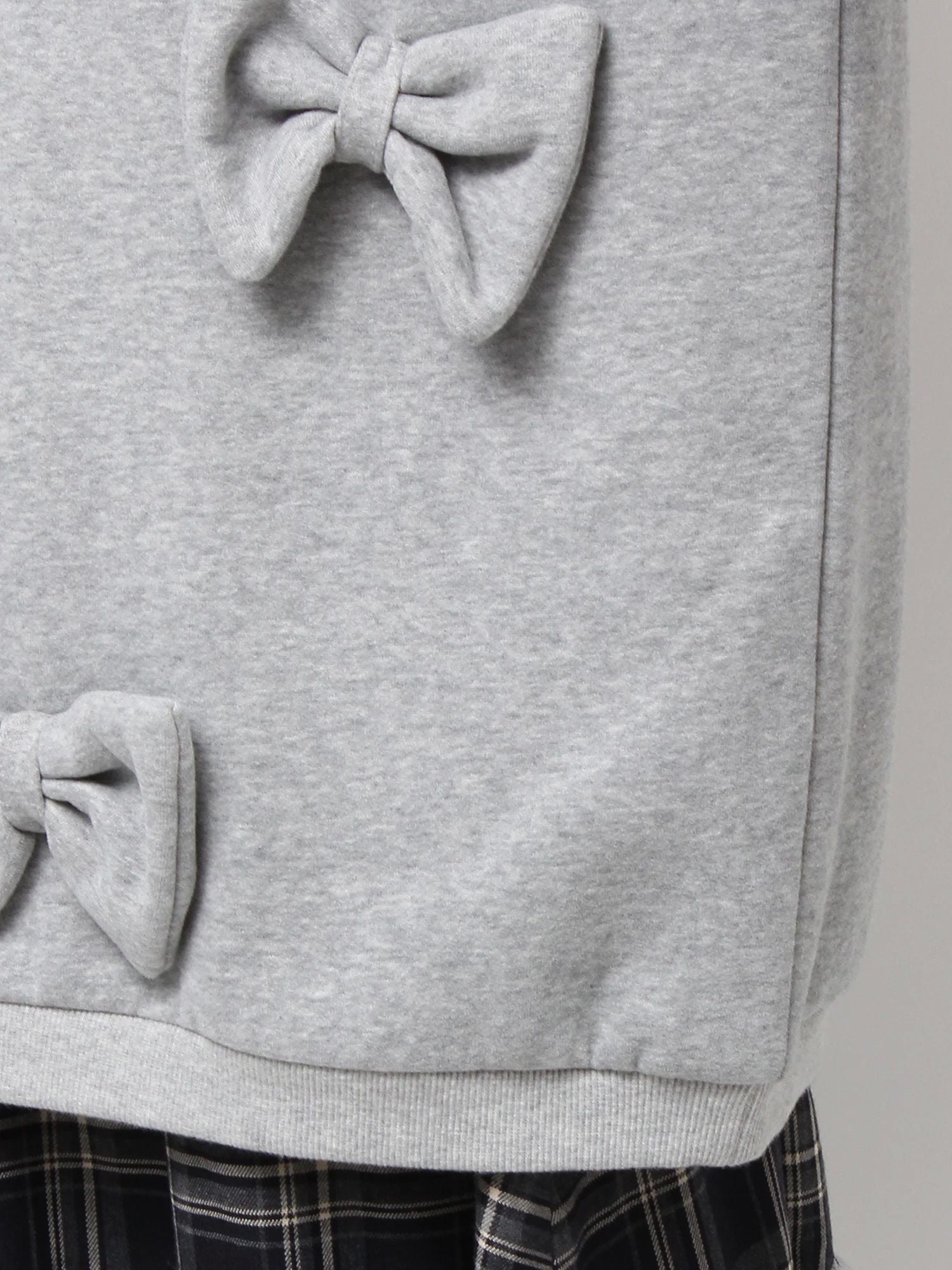 merry jenny｜Pom-pom ribbon sweatshirt