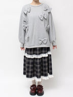 merry jenny｜Pom-pom ribbon sweatshirt