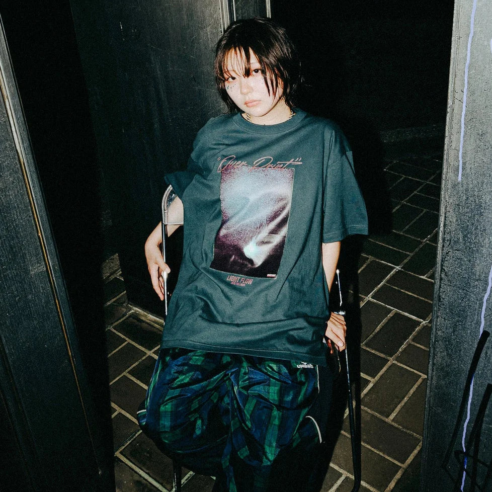 Over Print LIGHT FLOW Photo Tee