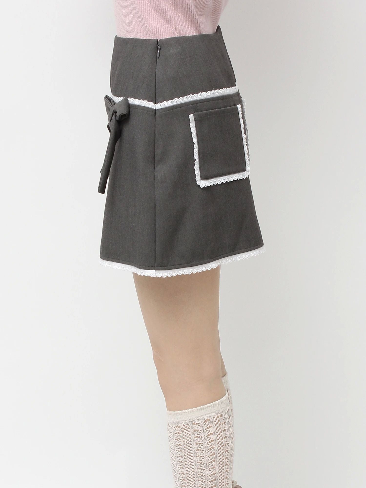merry jenny｜Ribbon lace mini skirt