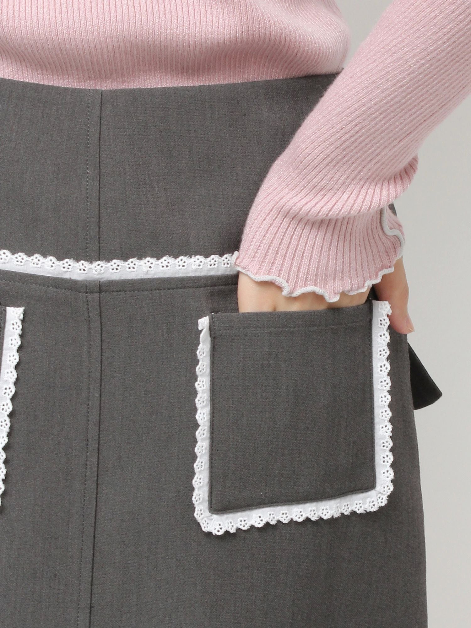 merry jenny｜Ribbon lace mini skirt