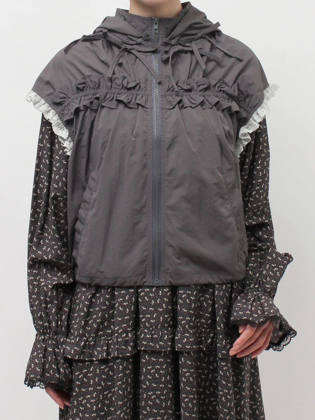 merry jenny｜Frill Nylon Jacket
