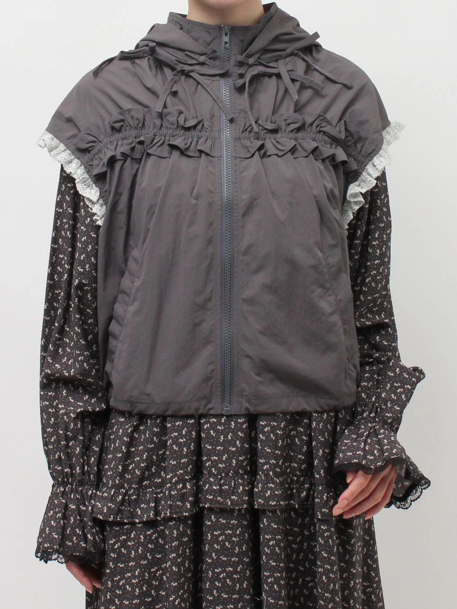 merry jenny｜Frill Nylon Jacket