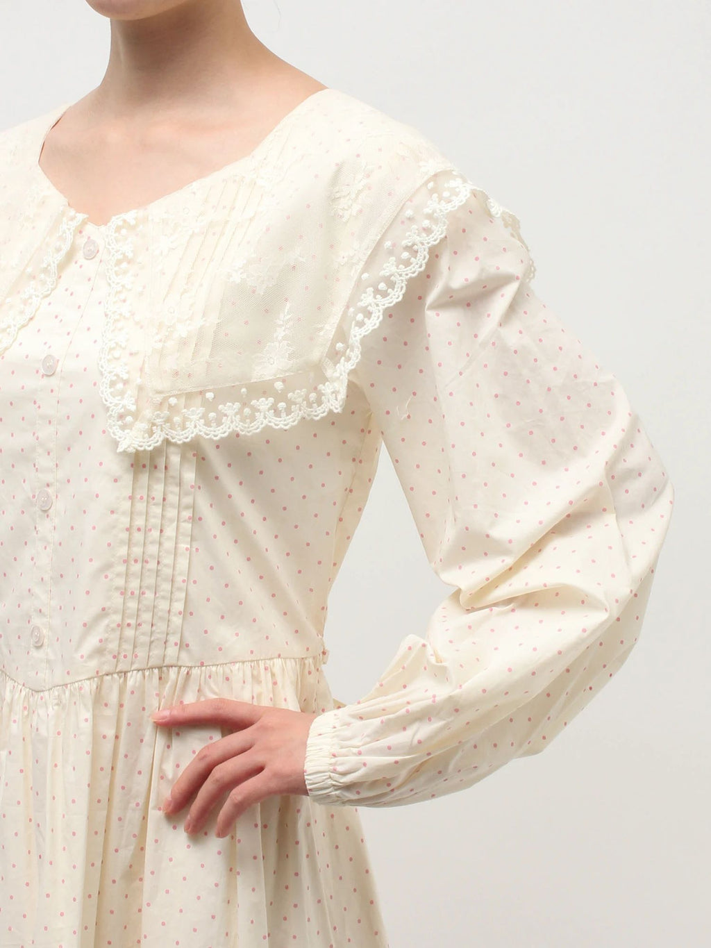 merry jenny｜Airy Lace Collar Dress