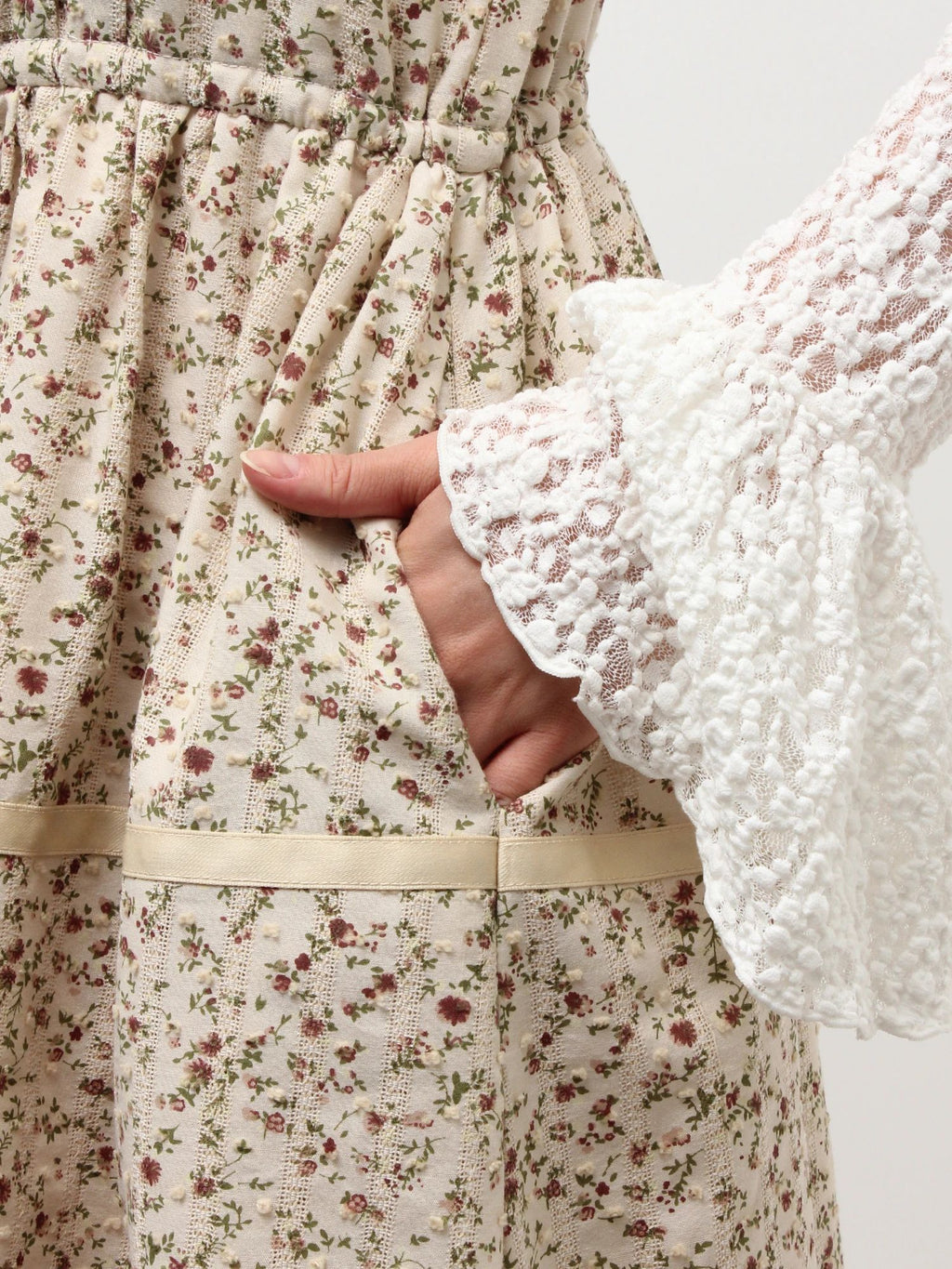 merry jenny｜Petit Flower Flare Mini Dress