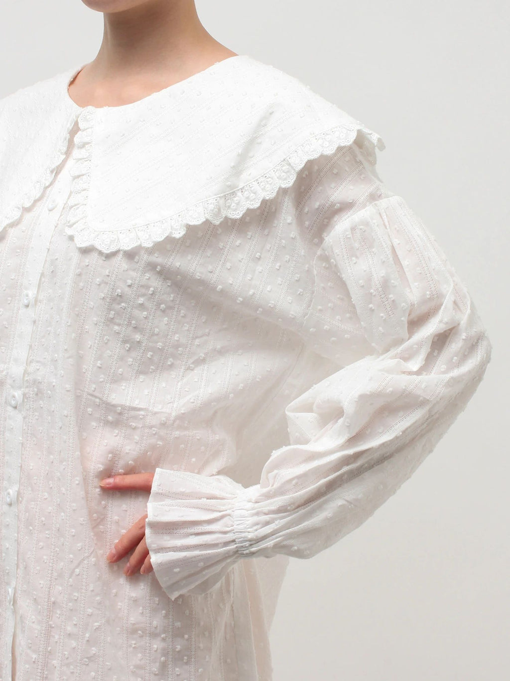 merry jenny｜Dot Lace Frill Collar Blouse