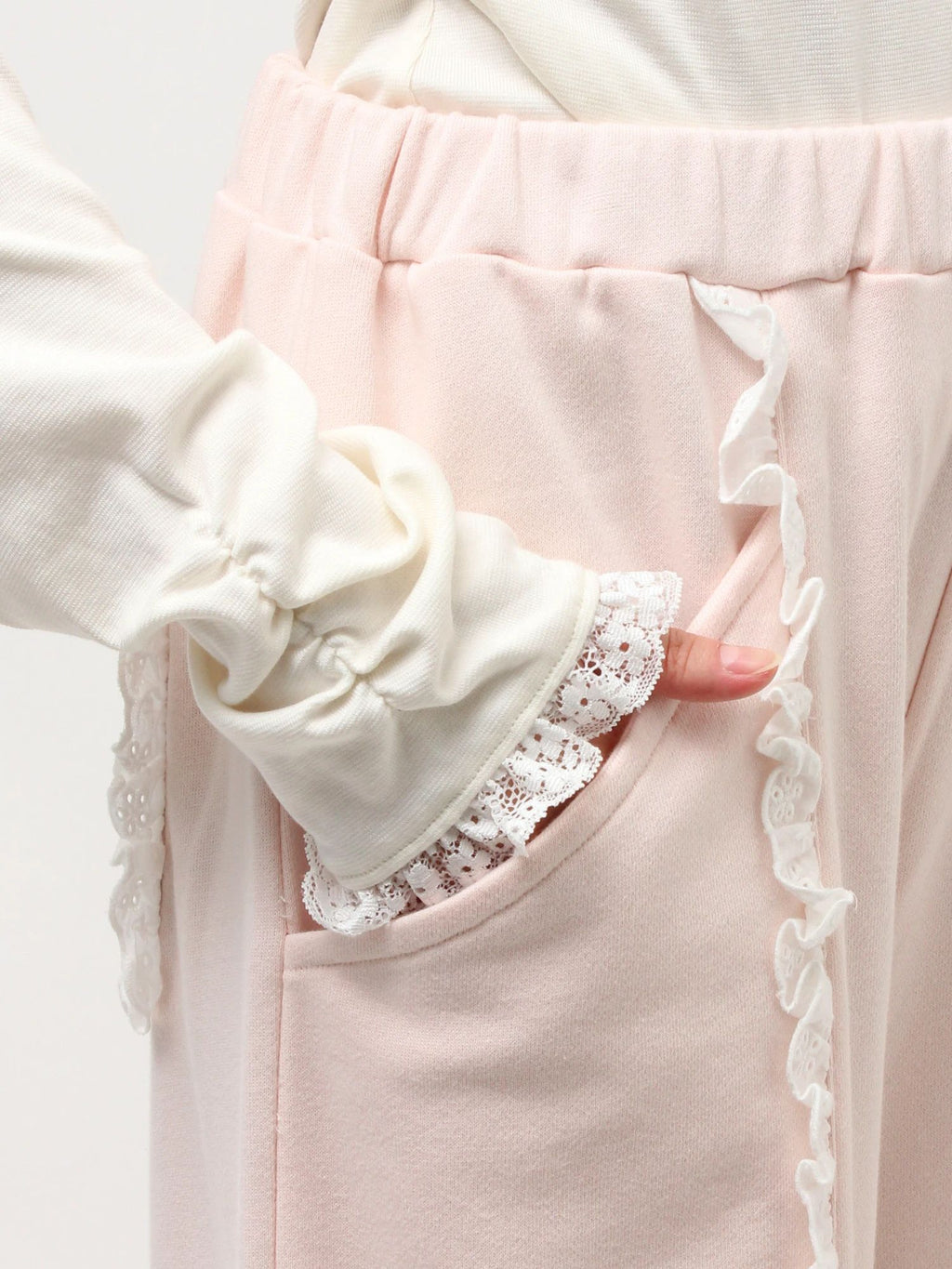 merry jenny｜Lace Frill Sweatpants