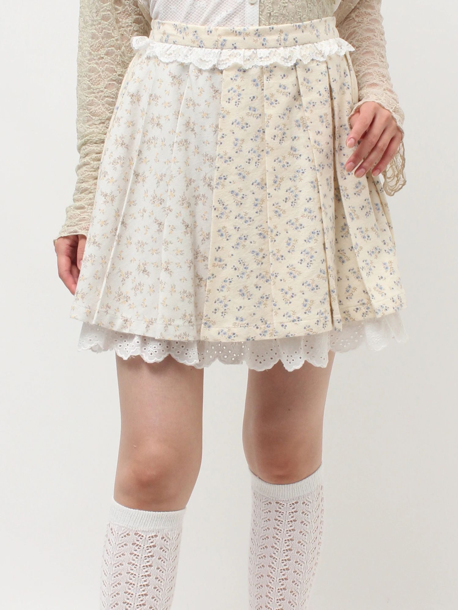 merry jenny｜Flower Assorted Pleated Mini Skirt