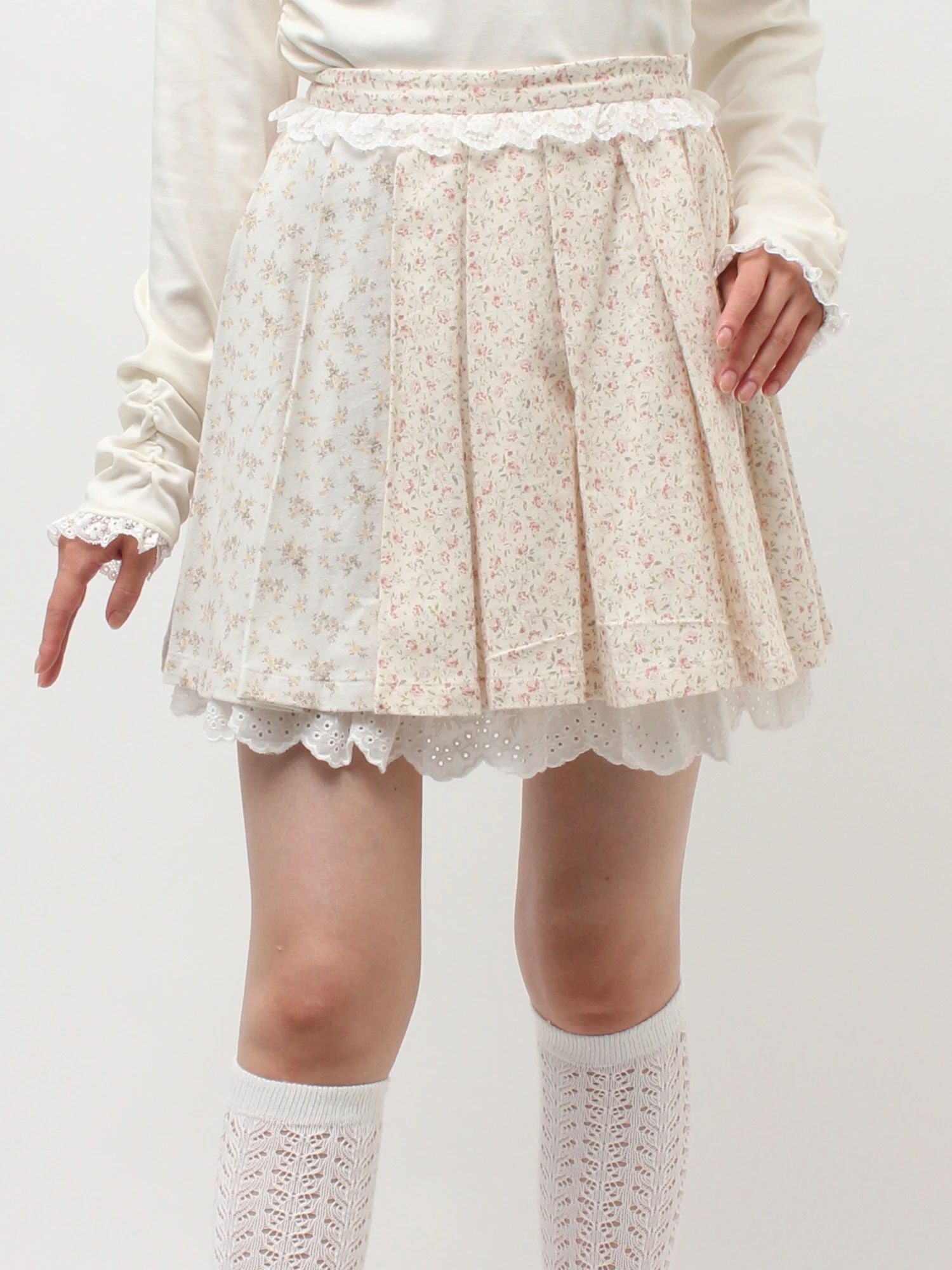 merry jenny｜Flower Assorted Pleated Mini Skirt