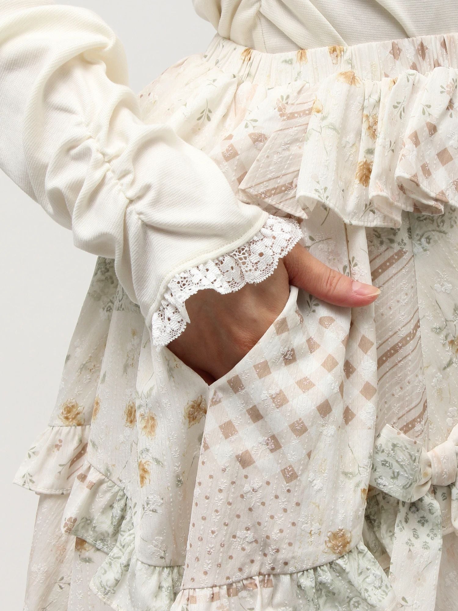 merry jenny｜Decorative Ribbon Flare Skirt