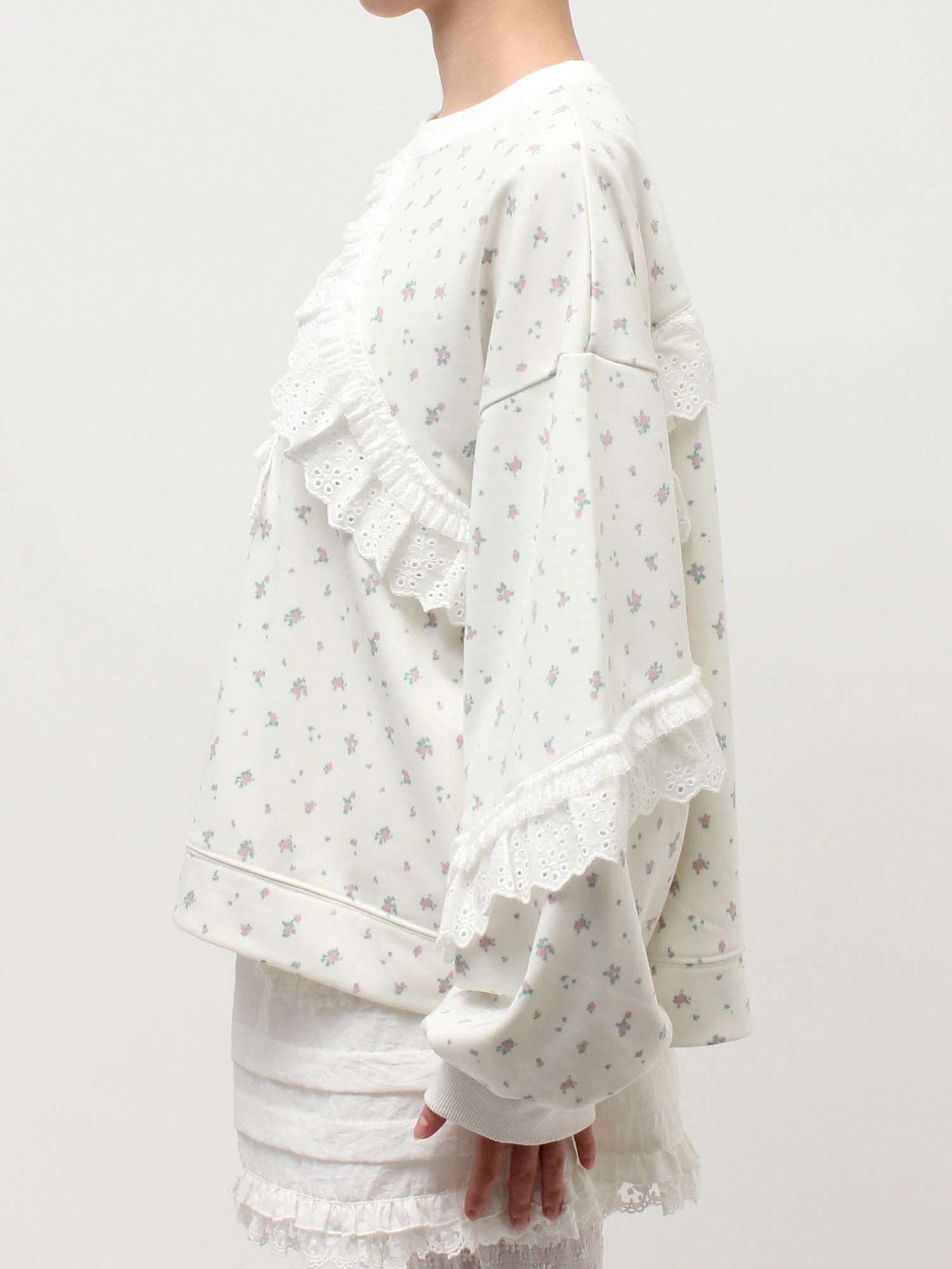 merry jenny｜flower lace sweatshirt