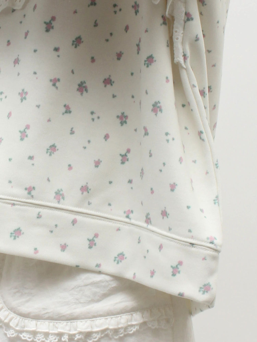 merry jenny｜flower lace sweatshirt