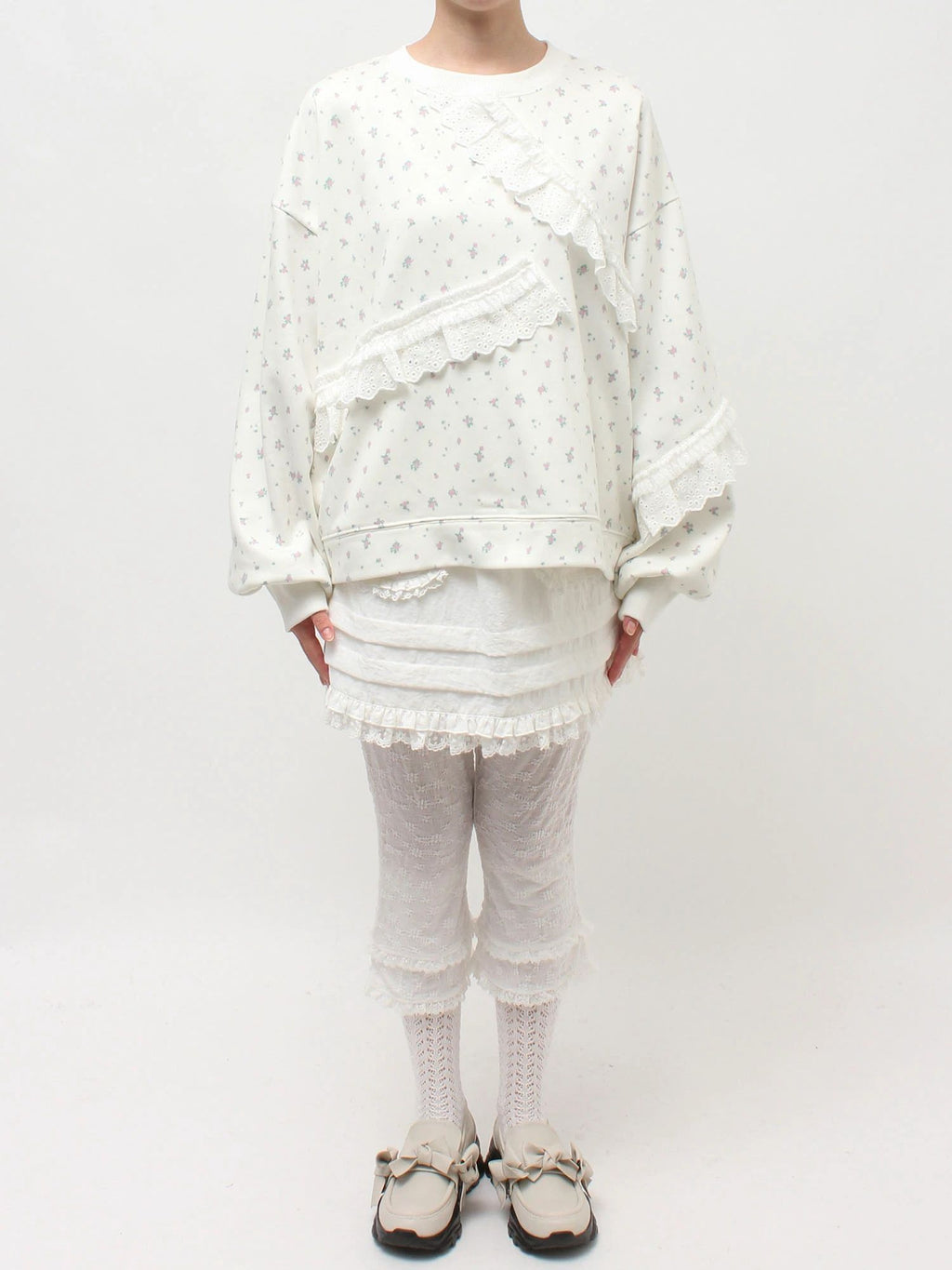 merry jenny｜flower lace sweatshirt