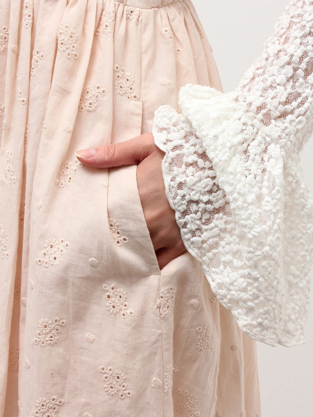merry jenny｜Flower Lace Flare One-Piece