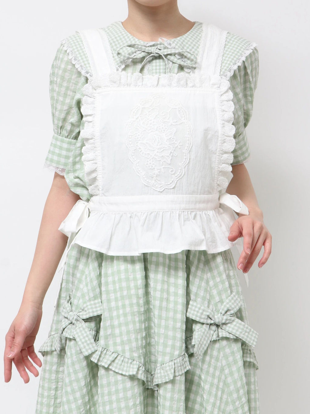 merry jenny｜Lace-Up Appliqué