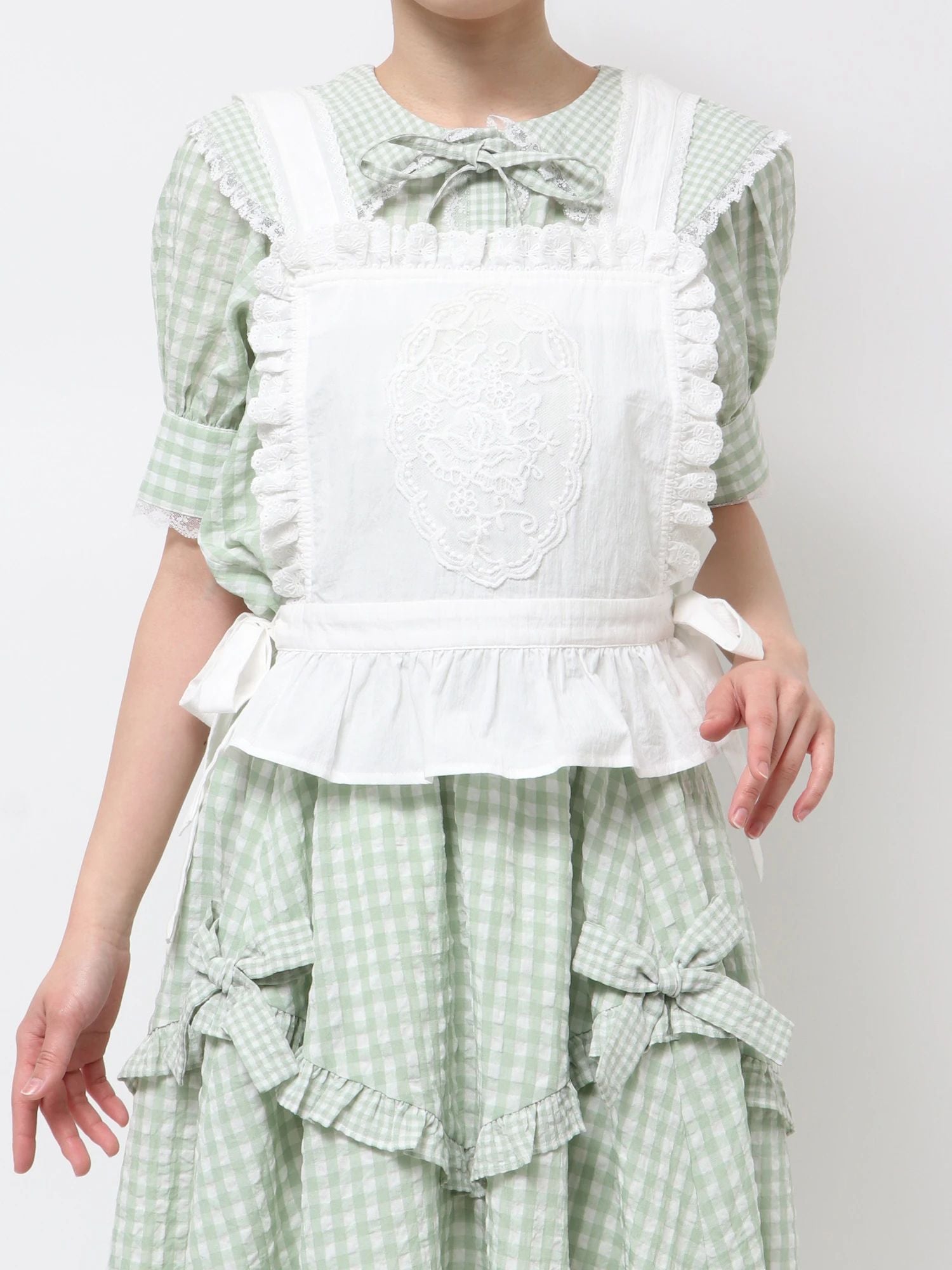 merry jenny｜Lace-Up Appliqué