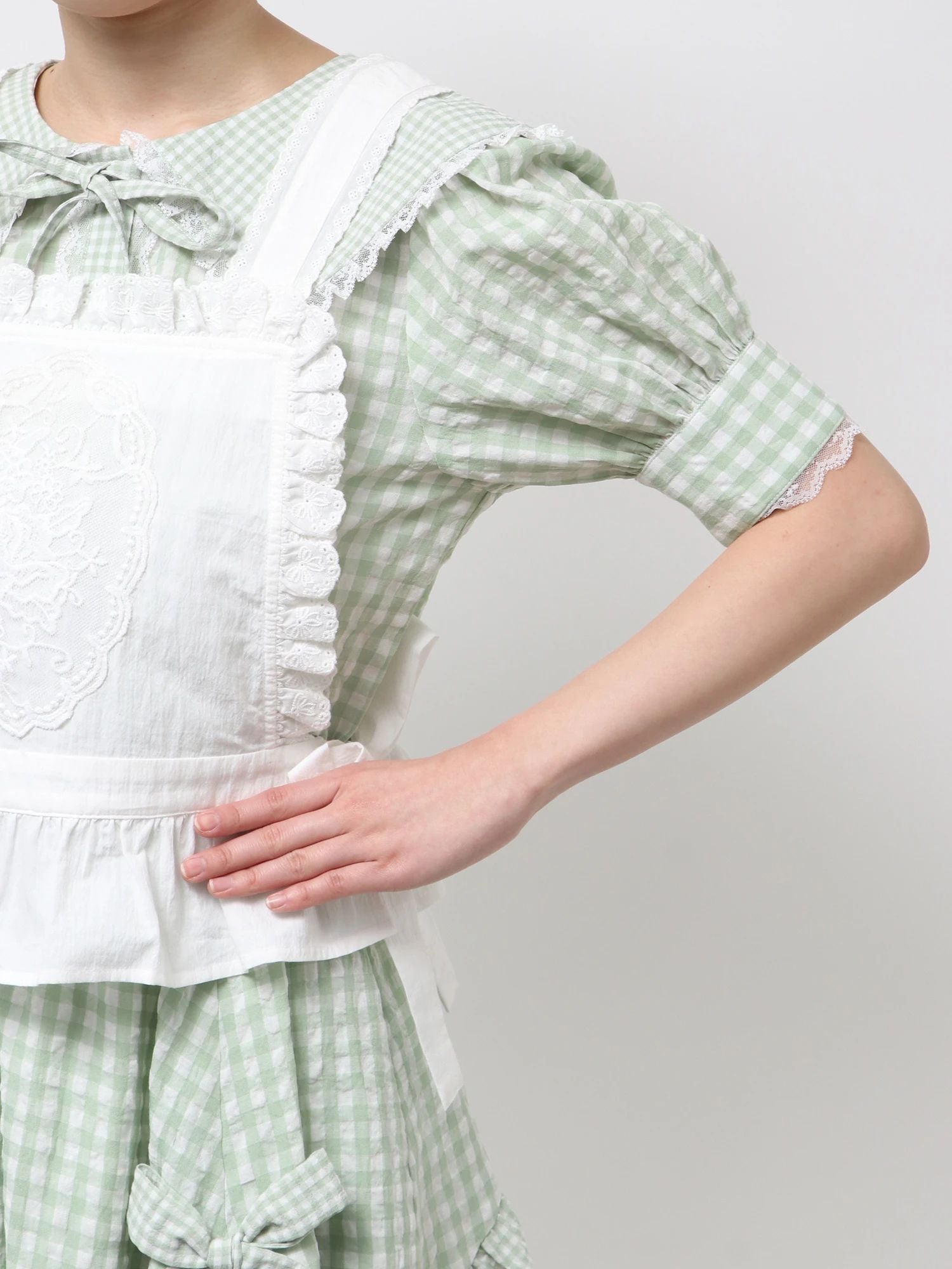 merry jenny｜Lace-Up Appliqué