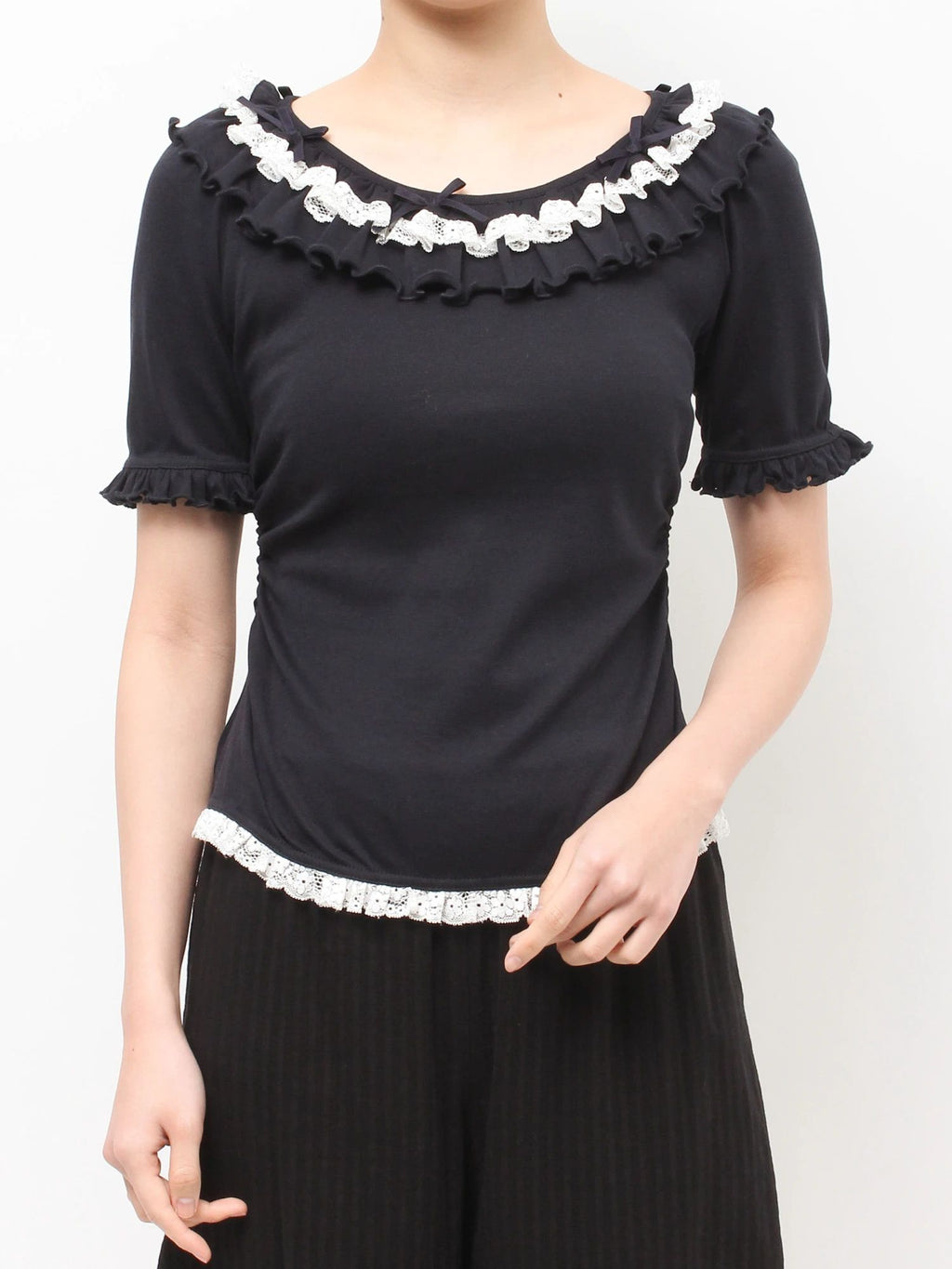 merry jenny｜Short-Sleeved Pullover With Frilled Collar